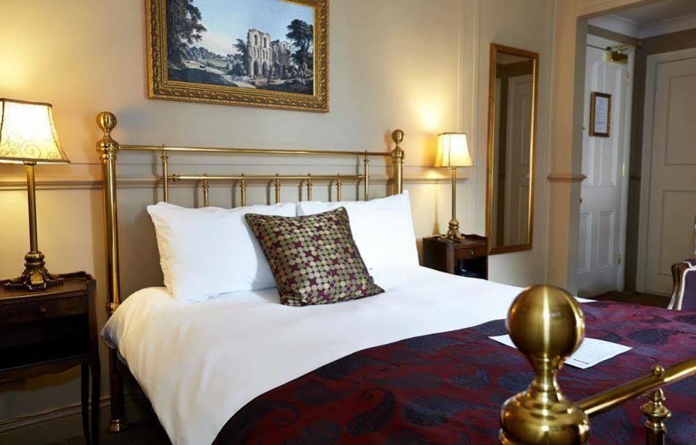 King'S Head Hotel By Greene King Inns Wimborne Minster Exteriör bild